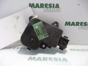 Used Heater valve motor Renault Laguna II Grandtour (KG) 1.9 dCi 120 Price € 25,00 Margin scheme offered by Maresia Parts