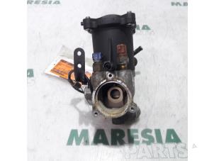 Usagé Boîtier de filtre carburant Peugeot 306 Break (7E) 1.9 DT Prix € 35,00 Règlement à la marge proposé par Maresia Parts