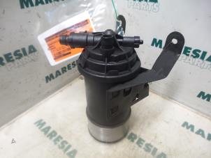 Used Fuel filter housing Renault Safrane II 2.2 dT RTE,RXE 12V Price € 50,00 Margin scheme offered by Maresia Parts