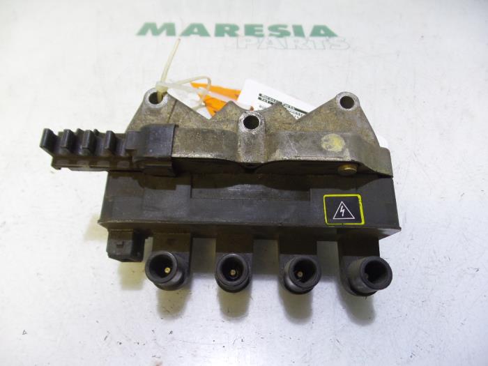 Usagé Bobine Lancia Delta (836) 1.6 16V HPE Prix € 20,00 Règlement à la marge proposé par Maresia Parts