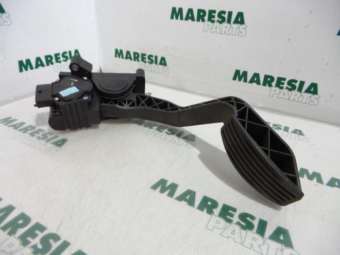 Gaspedalposition Sensor van een Fiat Punto II (188) 1.4 16V 2004