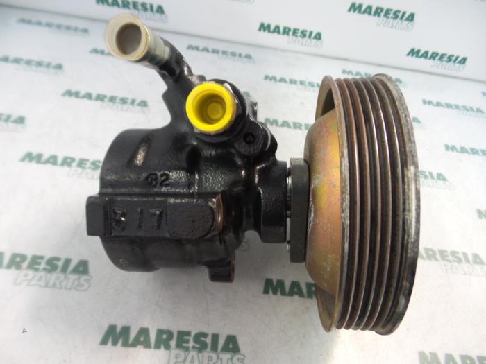 Usagé Pompe de direction Alfa Romeo 147 (937) 1.9 JTD 115 Prix € 50,00 Règlement à la marge proposé par Maresia Parts