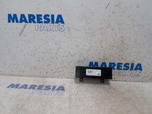 Usagé Module téléphone Citroen C4 Cactus (0B/0P) 1.2 PureTech 110 12V Prix € 75,00 Règlement à la marge proposé par Maresia Parts