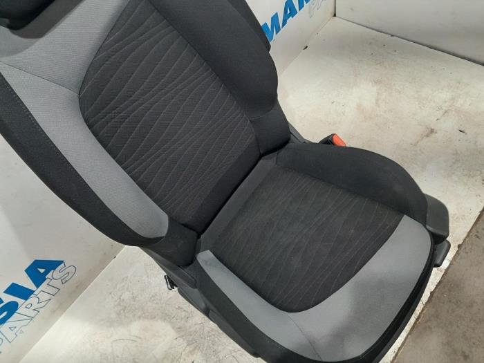 Seat, right from a Citroën C4 Grand Picasso (3A) 1.6 BlueHDI 115 2015