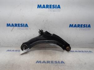 Used Front lower wishbone, right Renault Clio IV (5R) 0.9 Energy TCE 90 12V Price € 20,00 Margin scheme offered by Maresia Parts