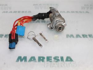 Used Ignition lock + key Peugeot 607 (9D/U) 2.2 HDi 16V FAP Price € 60,00 Margin scheme offered by Maresia Parts