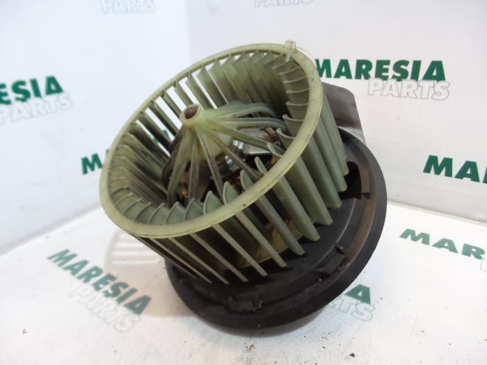 Heating and ventilation fan motor from a Fiat Coupé 2.0 20V Turbo 2000