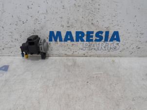 Used Turbo relief valve Renault Laguna III Estate (KT) 2.0 dCi 16V 150 Price € 20,00 Margin scheme offered by Maresia Parts