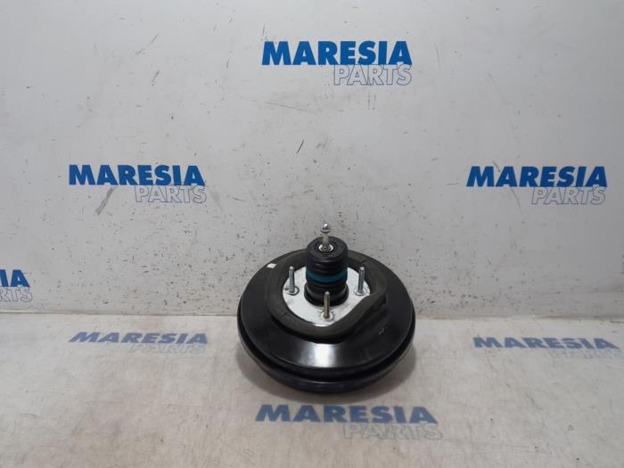Begagnade Bromsservo Peugeot 208 II (UB/UH/UP) 1.2 Vti 12V PureTech 100 Pris € 50,00 Marginaltabell erbjuds av Maresia Parts