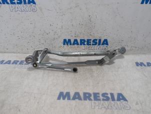 Used Wiper mechanism Renault Clio IV Estate/Grandtour (7R) 1.5 Energy dCi 90 FAP Price € 157,50 Margin scheme offered by Maresia Parts