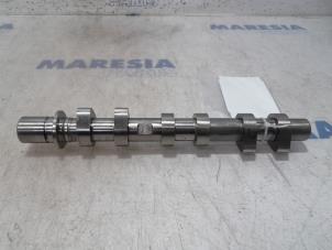 Used Camshaft Renault Clio IV (5R) 0.9 Energy TCE 90 12V Price € 105,00 Margin scheme offered by Maresia Parts