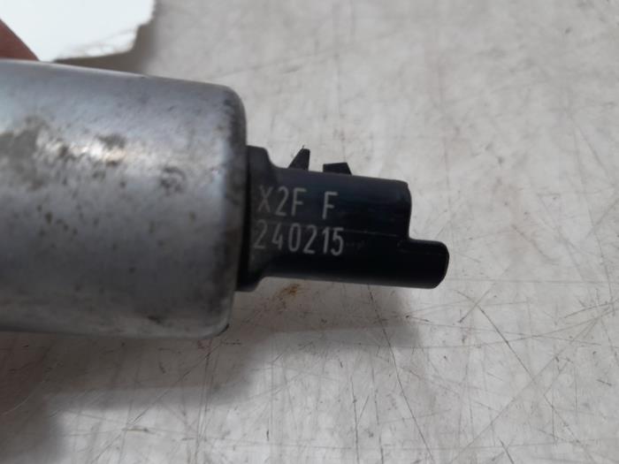 Nockenwelle Sensor van een Citroën C3 (SC) 1.2 VTi 82 12V 2015