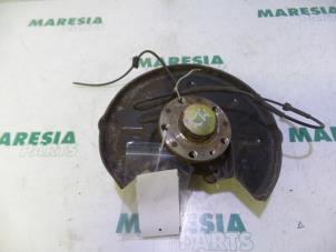 Używane Sworzen prawy tyl Alfa Romeo 156 (932) 2.0 JTS 16V Cena € 45,00 Procedura marży oferowane przez Maresia Parts
