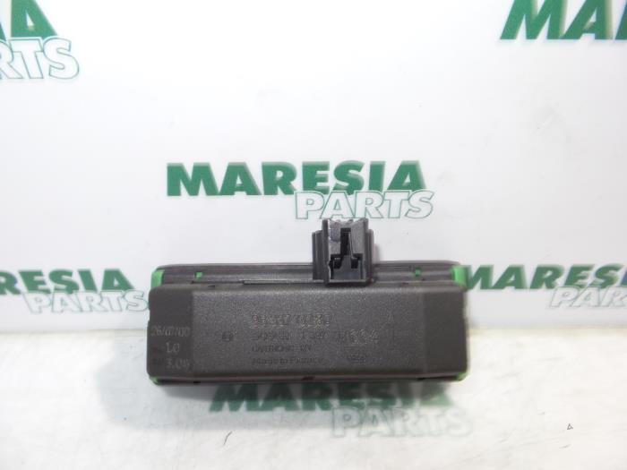 Begagnade Regnsensor Peugeot 406 Break (8E/F) 1.8 16V Pris € 40,00 Marginaltabell erbjuds av Maresia Parts