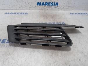 Used Grille Renault Espace Price € 15,00 Margin scheme offered by Maresia Parts