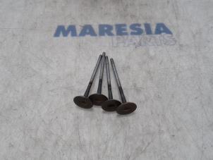 Used Exhaust valve Fiat Panda (312) 0.9 TwinAir Turbo 80 Price € 20,00 Margin scheme offered by Maresia Parts
