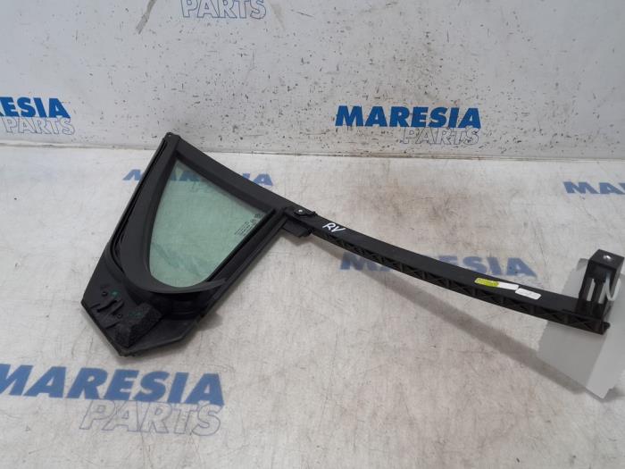 Usados Ventanilla triangular derecha delante Peugeot 208 I (CA/CC/CK/CL) 1.0 Vti 12V PureTech Precio € 34,99 Norma de margen ofrecido por Maresia Parts