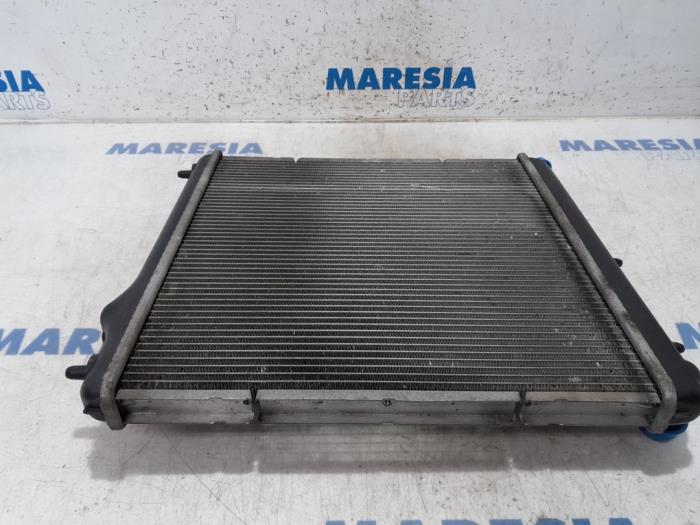 Used Radiator Peugeot 208 I (CA/CC/CK/CL) 1.0 Vti 12V PureTech Price € 35,00 Margin scheme offered by Maresia Parts