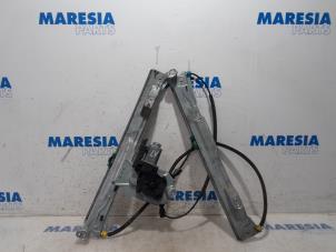 Used Window mechanism 2-door, front left Renault Clio III (BR/CR) 1.2 16V TCe 100 Price € 25,00 Margin scheme offered by Maresia Parts