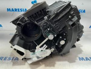 Usados Cuerpo de calefactor Renault Captur (2R) 1.2 TCE 16V EDC Precio € 262,50 Norma de margen ofrecido por Maresia Parts