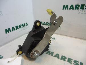 Used Throttle pedal position sensor Renault Scénic II (JM) 1.5 dCi 85 Price € 40,00 Margin scheme offered by Maresia Parts