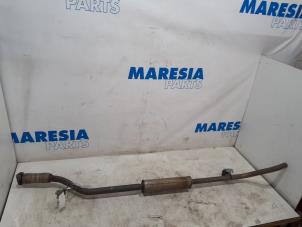 Used Exhaust middle silencer Renault Captur (2R) 1.2 TCE 16V EDC Price € 75,00 Margin scheme offered by Maresia Parts