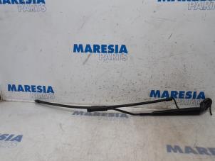Used Front wiper arm Citroen C4 Cactus (0B/0P) 1.2 PureTech 110 12V Price € 25,00 Margin scheme offered by Maresia Parts