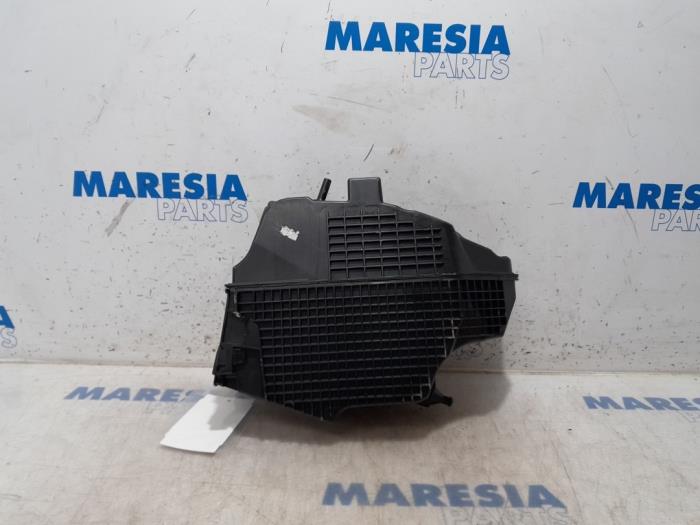 Gebrauchte Luftfiltergehäuse Renault Captur I (2R) 1.2 TCE 16V EDC Preis € 20,00 Margenregelung angeboten von Maresia Parts