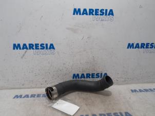 Used Intercooler hose Renault Captur (2R) 1.2 TCE 16V EDC Price € 50,00 Margin scheme offered by Maresia Parts