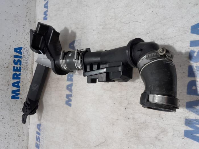 Gebrauchte Intercooler Rohr Citroen Jumpy 2.0 Blue HDI 120 Preis € 30,25 Mit Mehrwertsteuer angeboten von Maresia Parts