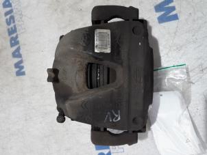 Used Front brake calliper, right Citroen Jumpy 2.0 Blue HDI 120 Price € 90,75 Inclusive VAT offered by Maresia Parts