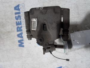 Used Rear brake calliper, right Citroen Jumpy 2.0 Blue HDI 120 Price € 60,50 Inclusive VAT offered by Maresia Parts