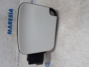 Used Tank cap cover Citroen Jumpy 2.0 Blue HDI 120 Price € 36,30 Inclusive VAT offered by Maresia Parts
