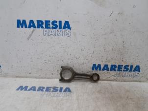 Used Connecting rod Citroen C4 Picasso (3D/3E) 1.6 e-Hdi, BlueHDi 115 Price € 40,00 Margin scheme offered by Maresia Parts