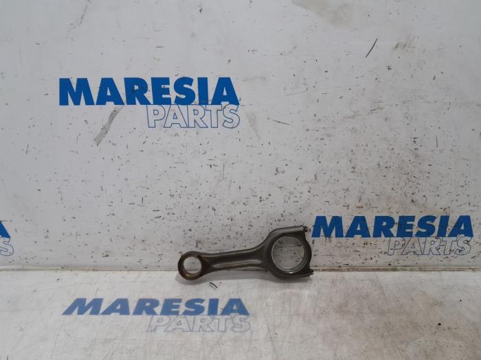 Usagé Bielle Citroen C4 Picasso (3D/3E) 1.6 e-Hdi, BlueHDi 115 Prix € 40,00 Règlement à la marge proposé par Maresia Parts