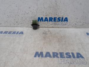 Usados Resistencia aleta refrigeración Fiat 500 (312) 1.2 69 Precio € 10,00 Norma de margen ofrecido por Maresia Parts