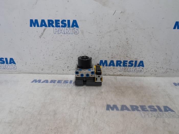 Begagnade ABS-pump Citroen C3 (SC) 1.6 16V VTi 120 Pris € 105,00 Marginaltabell erbjuds av Maresia Parts