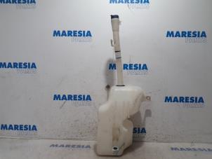 Used Front windscreen washer reservoir Fiat Doblo Cargo (263) 1.6 D Multijet Price € 48,40 Inclusive VAT offered by Maresia Parts