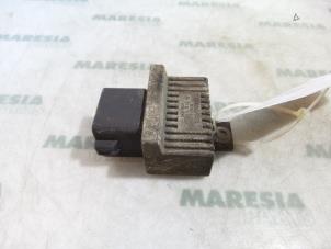 Used Glow plug relay Renault Laguna II Grandtour (KG) 2.2 dCi 150 16V Price € 25,00 Margin scheme offered by Maresia Parts