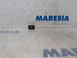 Used Panic lighting switch Citroen Jumpy 2.0 Blue HDI 120 Price € 12,10 Inclusive VAT offered by Maresia Parts