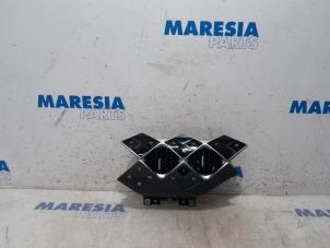 Gebrauchte Heizung Bedienpaneel DS Automobiles DS 3/DS 3 Crossback 1.2 12V PureTech 130 Preis € 127,05 Mit Mehrwertsteuer angeboten von Maresia Parts