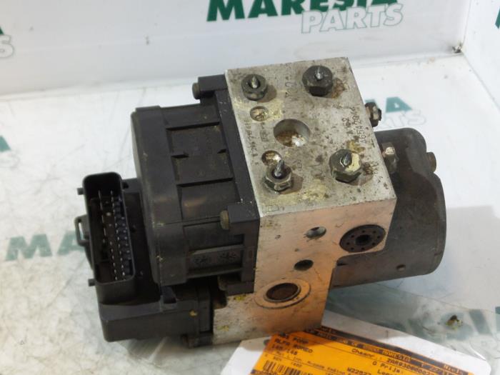 Usagé Pompe ABS Alfa Romeo 145 (930A) 1.4 Twin Spark 16V Prix € 75,00 Règlement à la marge proposé par Maresia Parts
