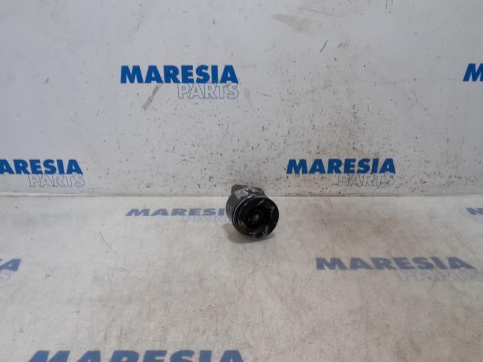 Usagé Piston Citroen Berlingo 1.6 Hdi 90 Phase 2 Prix € 60,50 Prix TTC proposé par Maresia Parts