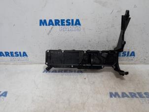 Ventildeckel van een Citroën Berlingo 1.6 Hdi 90 Phase 2 2014