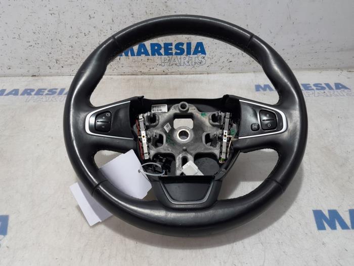 Steering wheel from a Renault Captur (2R) 1.2 TCE 16V EDC 2018