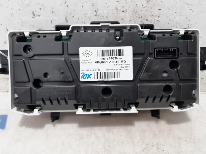 Instrument panel from a Renault Captur (2R) 1.2 TCE 16V EDC 2018