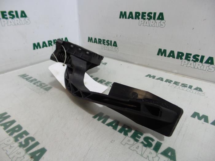 Begagnade Gaspedalsensor Fiat Grande Punto (199) 1.4 16V Pris € 15,00 Marginaltabell erbjuds av Maresia Parts
