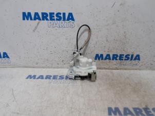 Used Door lock mechanism 2-door, right Fiat Doblo Cargo (263) 1.6 D Multijet Price € 35,00 Margin scheme offered by Maresia Parts