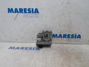 Used Throttle body Renault Clio IV (5R) 0.9 Energy TCE 90 12V Price € 19,99 Margin scheme offered by Maresia Parts