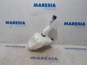 Used Front windscreen washer reservoir Fiat Punto III (199) 0.9 TwinAir Turbo 100 Price € 15,00 Margin scheme offered by Maresia Parts
